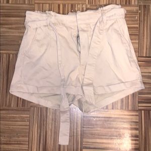 🌻 EXPRESS HIGH WAISTED SHORTS 🌻